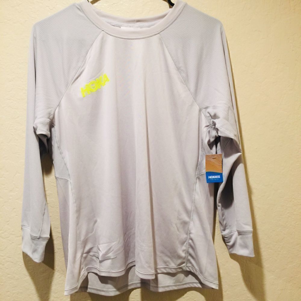 Hoka One One Gray 3/4 sleeve Checkered Active Performance Top L Woman's